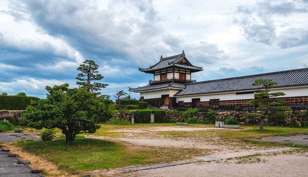 Hiroşima Kalesi, Japonya 'nın Hiroşima şehrinde bir şatodur ve Hiroşima' nın daimyolarının evidir..