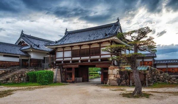 Hiroşima Kalesi, Japonya 'nın Hiroşima şehrinde bir şatodur ve Hiroşima' nın daimyolarının evidir..