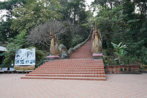 Entrada Templo Antiguo Con Dos Dragones — Foto de Stock