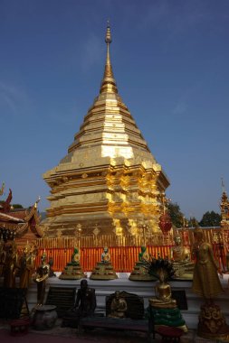 eski tapınakta gündüz içinde