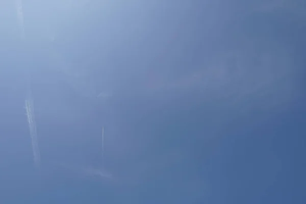 Klarer Blauer Himmel Als Hintergrund — Stockfoto