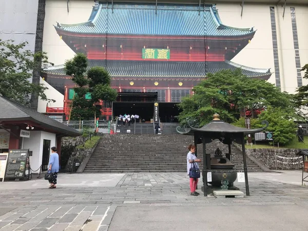 白天在森林里看神社 — 图库照片