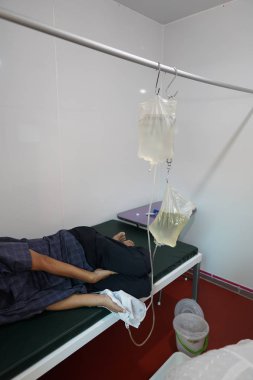 Akut böbrek yetmezliği veya akut böbrek yetmezliği için periton diyalizi