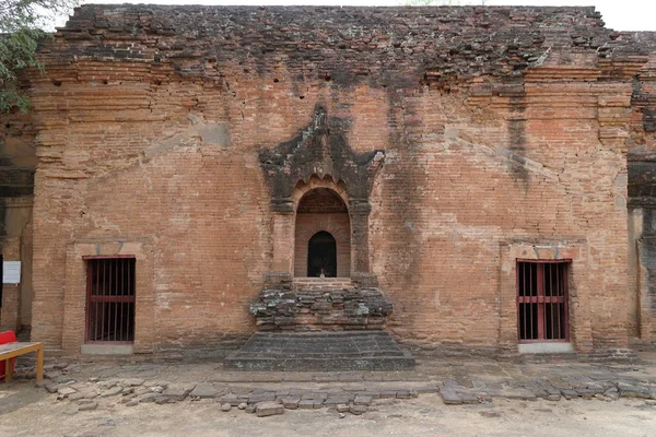 gündüz antik tapınakta giriş 