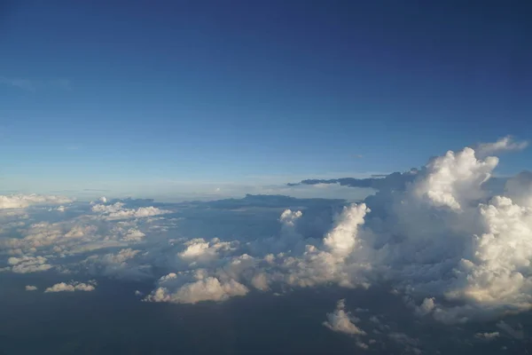 Fehér Bolyhos Felhők Nyáron Napos Kék — Stock Fotó