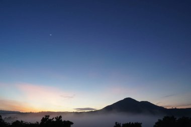 renkli şafak ile doğa manzara 