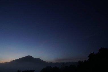 renkli şafak ile doğa manzara 