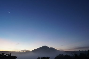 renkli şafak ile doğa manzara 