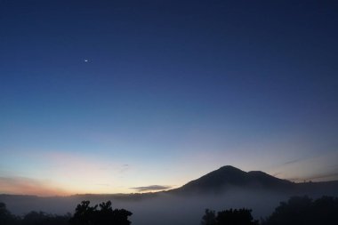 renkli şafak ile doğa manzara 