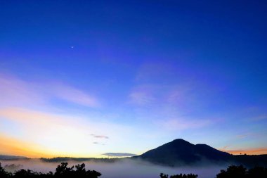 renkli gündoğumu ile doğa manzara