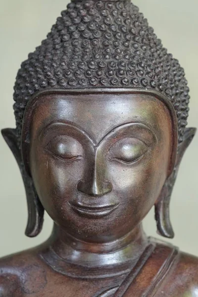 Socha Buddhy Uvnitř Starověkého Chrámu — Stock fotografie