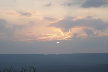 renkli günbatımı ile doğa manzara 