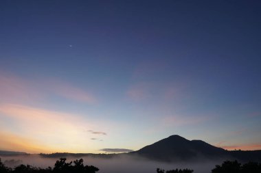 renkli günbatımı ile doğa manzara 