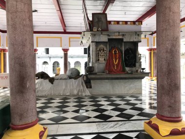 Güzel Buda tapınağının eski bir iç mekanı. 