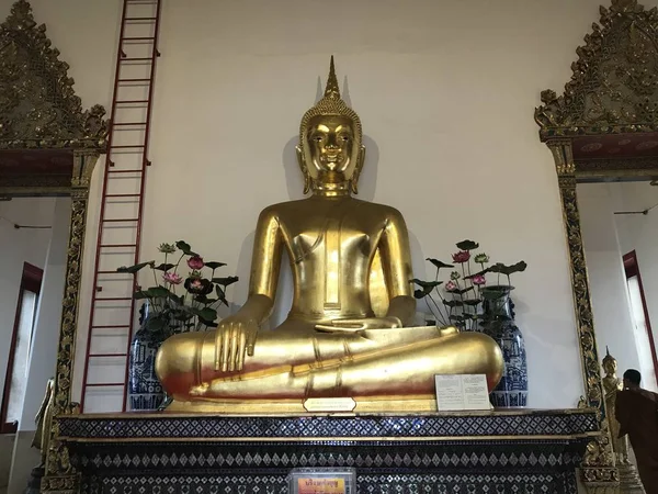 Estátua Buda Dentro Templo Antigo — Fotografia de Stock
