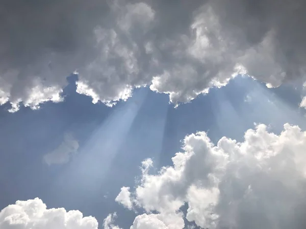 空に浮かぶ雲の風景 — ストック写真
