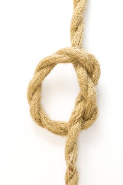 beyaz bir arka plan üzerinde bej elektrik kablo