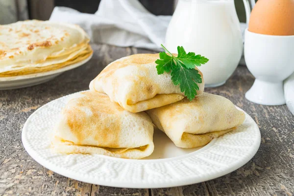 Stuffed pancakes with chicken liver and potatoes — Stock Photo, Image