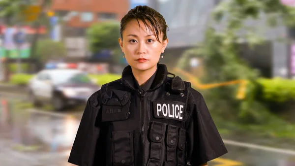 Umweltporträt Eines Asiatisch Amerikanischen Polizisten Tatort — Stockfoto