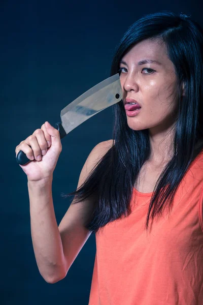 Sensual Mujer China Lamiendo Cuchillo Chef —  Fotos de Stock