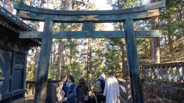 Nikko, japan - 2. februar 2019: Unbekannte gehen durch — Stockfoto
