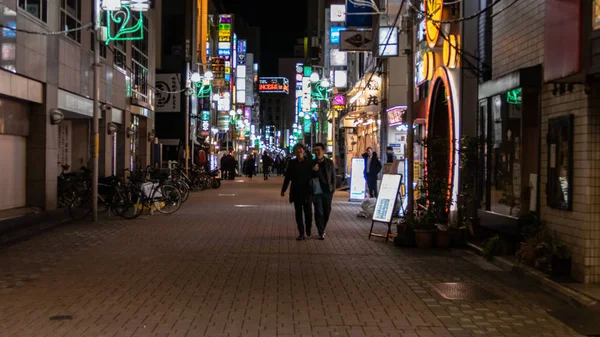 門前仲町、上野、多くのクラブと飾り窓の人々、 — ストック写真