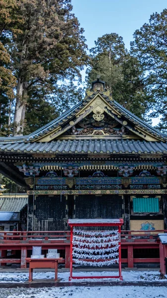 Nikko, japan - 2. februar 2019: omikuji wunschbaum bei toshogu sh — Stockfoto