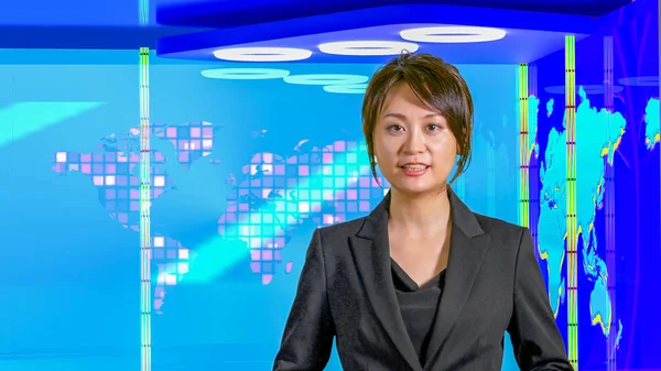 Kvinna asiatiska nyheter Anchorwoman i Virtual TV Studio, original des — Stockfoto