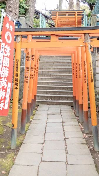 Tokio Japonsko Února 2019 Torii Tunel Vedoucí Hanazono Inari Jinji — Stock fotografie