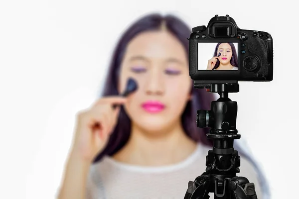 Focus on live view on camera on tripod, teenage girl   with blur — Stock Photo, Image
