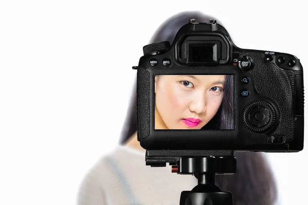 Focus on live view on camera on tripod, teenage girl   with blur — Stock Photo, Image