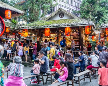 Xitou Monster Village yolcuları