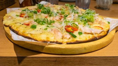 İnce kabuklu tavuk biber pizza