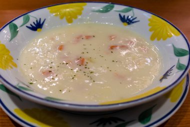 Bir kase içinde Chowder