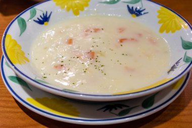 Bir kase içinde Chowder