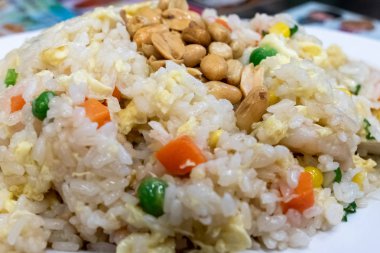 Vejetaryen fıstık ile kızartma karıştırın