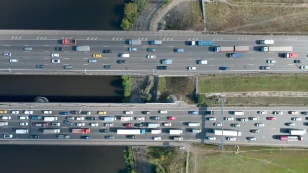 Trafiken Bron Motorvägen Överfart Och Halvö Zooma Ovanifrån Från Botten — Stockvideo