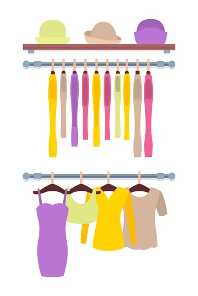 Kleren opknoping op Hangers in vrouwen kledingwinkel — Stockvector