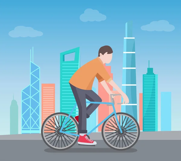 Hombre montando en bicicleta en el fondo de los rascacielos — Vector de stock