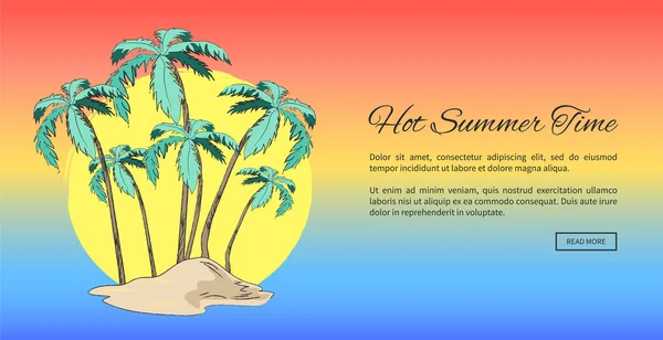 炎热的夏季时间 Web 宣传海报与高大的手掌 大明亮的标志和文本在蓝天和沙子背景向量插图 — 图库矢量图片