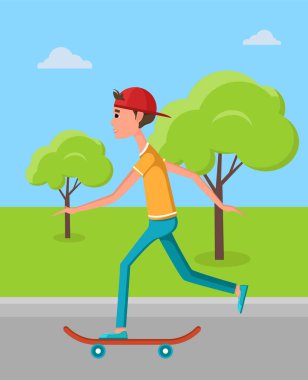 Ağaç ile yeşil Skatepark eğitimde kaykaycı