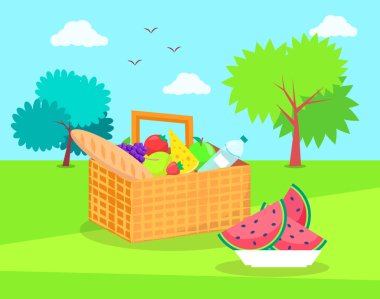 Piknik sepeti taze sebze ve meyveler ile