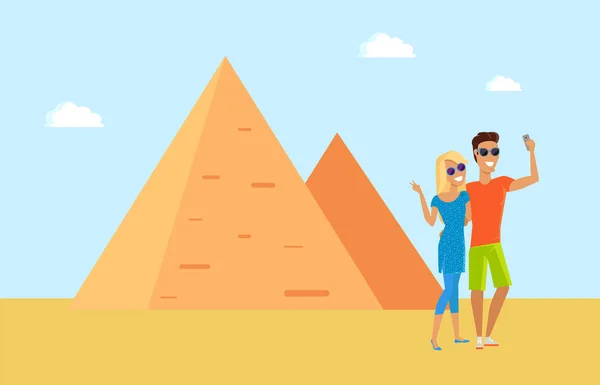 Piramide egiziana e turisti vettoriale Illustrazione — Vettoriale Stock