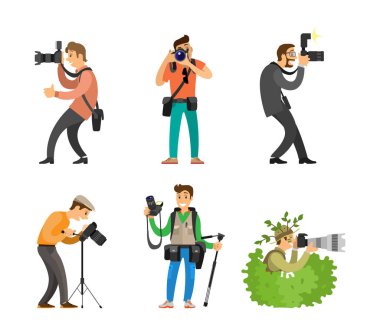 Dijital fotoğraf makineleri ve sehpa ile fotoğrafçılar ayarla