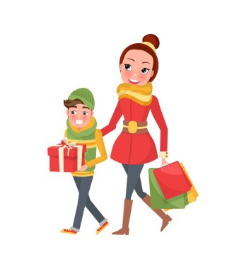 Anne ve oğlu birlikte alışveriş yapmak. Anne ve çocuk