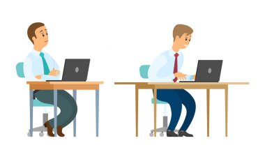 Otururken, ofis çalışanları dizüstü bilgisayarlar ile çalışan