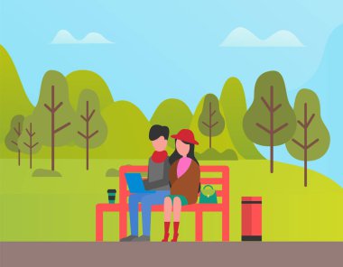 Çift Park oturan, adam ve kadın rahatlatıcı