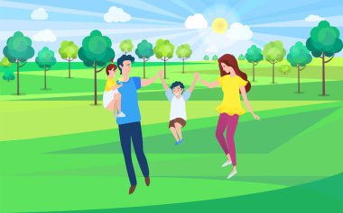 Aile, Anne, Baba ve Çocuklar Birlikte Yürüyor