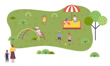 Çocuklar parkta oynar, kızlar zıplar, erkekler top oynar. Modern anaokulundaki çocuklar