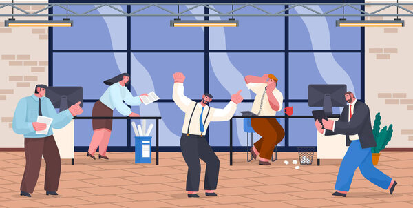 Мужчина с телефоном, женщина с папками, люди бегут, хаос в офисе, неорганизованные работники